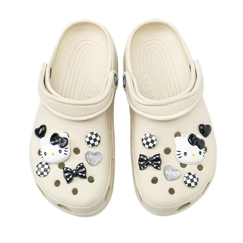 Hello Kitty ensemble de breloques de chaussures noir blanc Katie chat filles femmes sandales accessoires bricolage trou chaussures pantoufles et sabots décoration