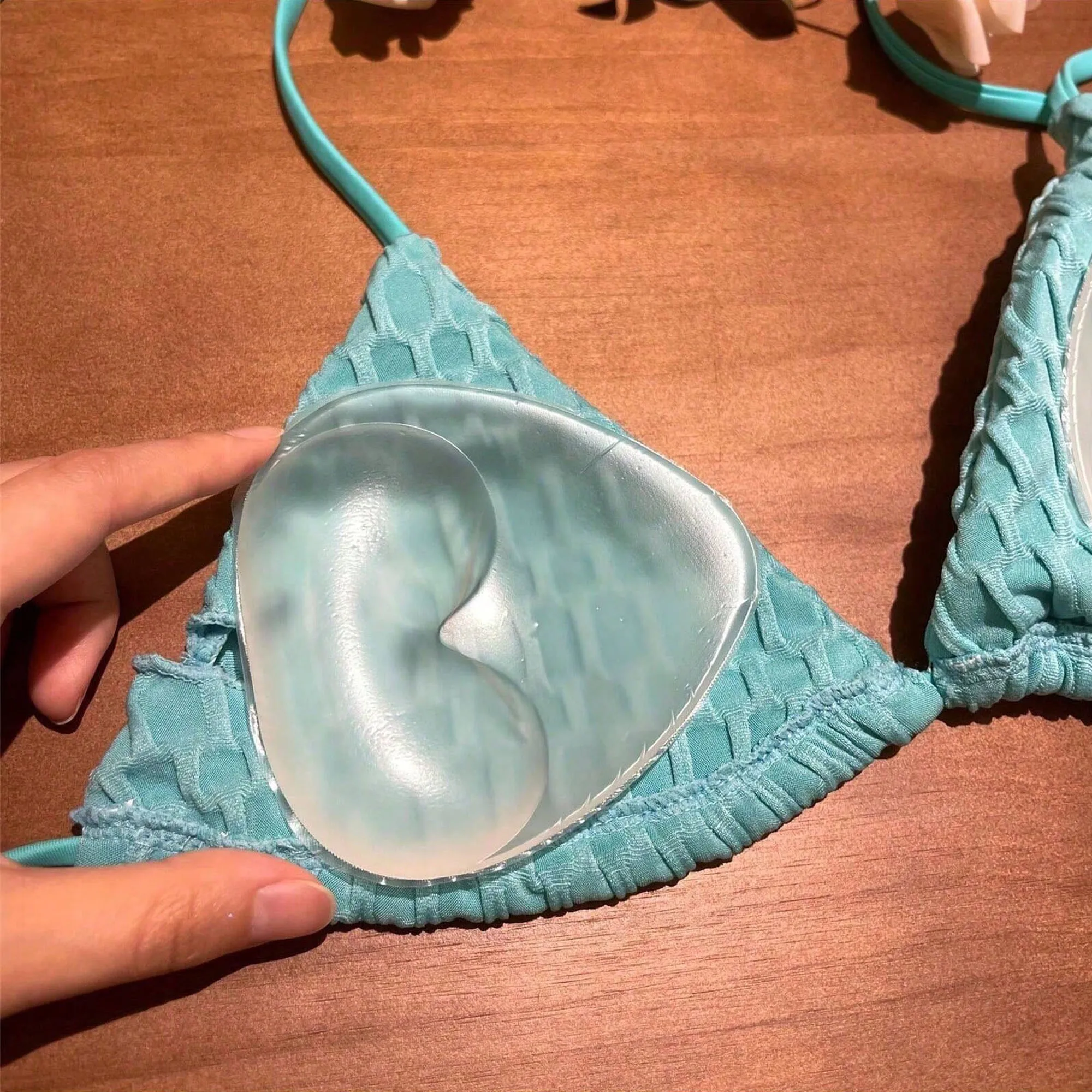 1 Pair of Invisible Bikini Self-Adhesive Thickeneded Inserts Waterproof Bra Cute Strapless Triangle Silicone Breast Pads Breast Lift Push-Up Silicone Bra Inserts image 3