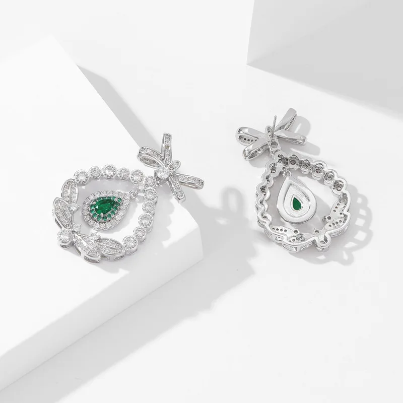 Splendid Opens Pear-Shaped Garland Green Drop Earrings with Ribbon