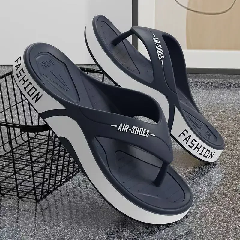2026 Summer New Arrival Man Slippers Flip Flops Outdoor Beach Sandals Super Soft Bottom Slides Non-slip Thick Soled Men Slippers - view 4