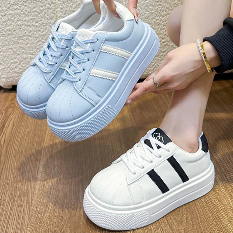 tenis-femininos-confortaveis-com-design-em-cores-contrastantes-para-primavera-e-outono-novos-tenis-antiderrapantes-com-sola-grossa-e-salto-alto