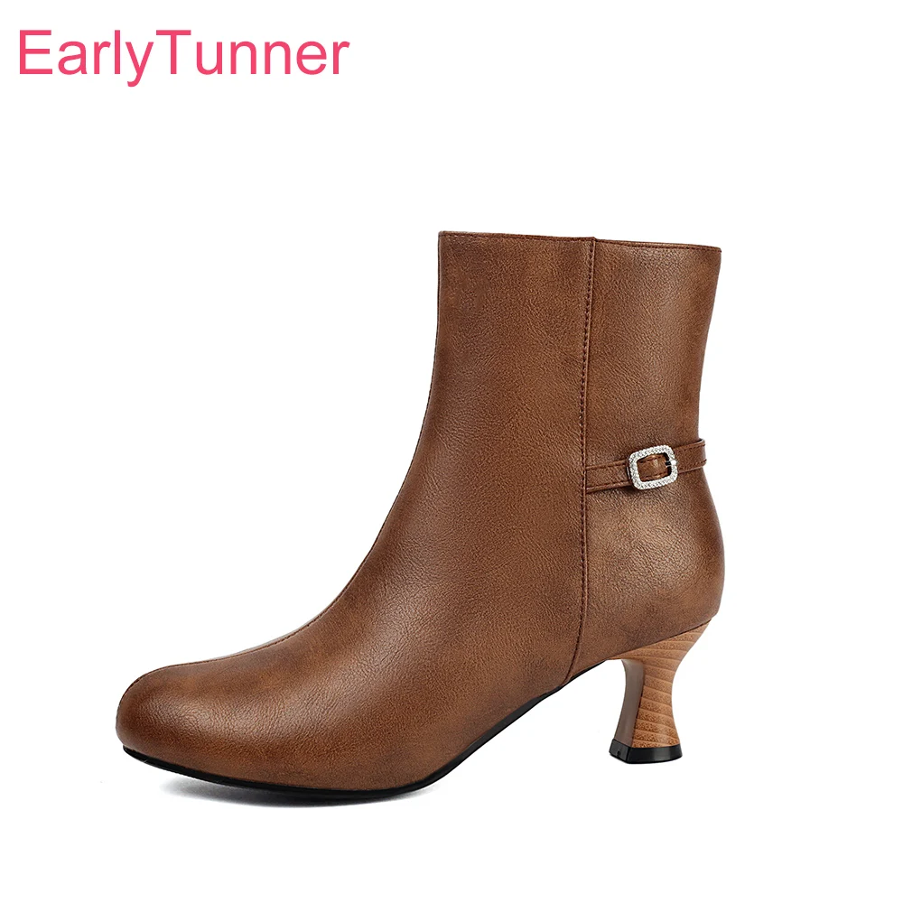 

2025 Новые зимние милые коричневые, бежевые женские ботильоны с круглым носком на высоком каблуке, офисная женская официальная обувь, большие размеры 10 43 45