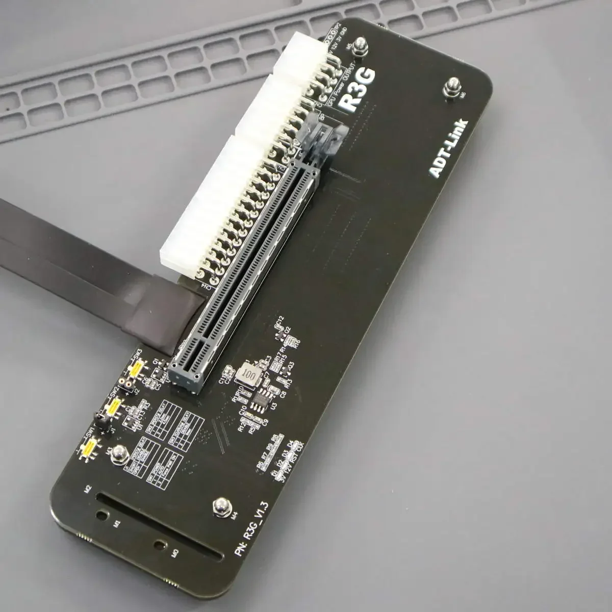 بطاقة رسومات الكمبيوتر المحمول ADT R3G مع محطة إرساء تحويل خارجية M.2 nvme PCIe3.0/4.0x4