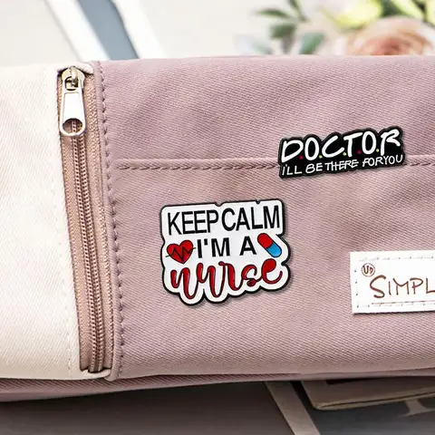 10 best sales नर्स ब्रोच - №1