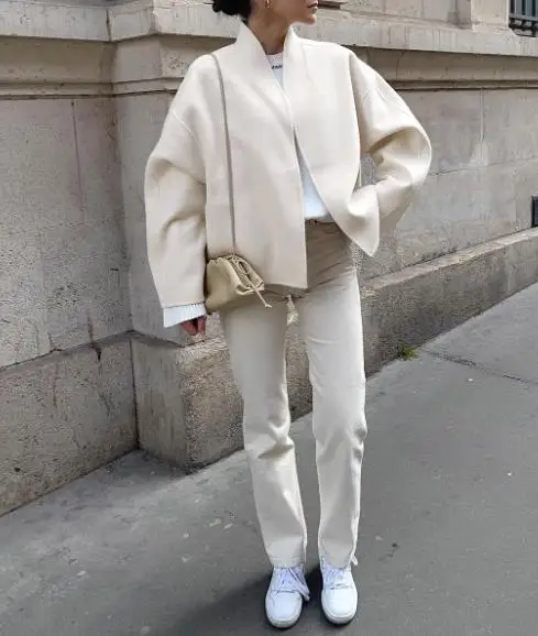 

2025 Winter Solid Color V-Neck Long Sleeved Cardigan Jacket for Women, Elegant Solid Color Loose Long Sleeved Cardigan Jacket