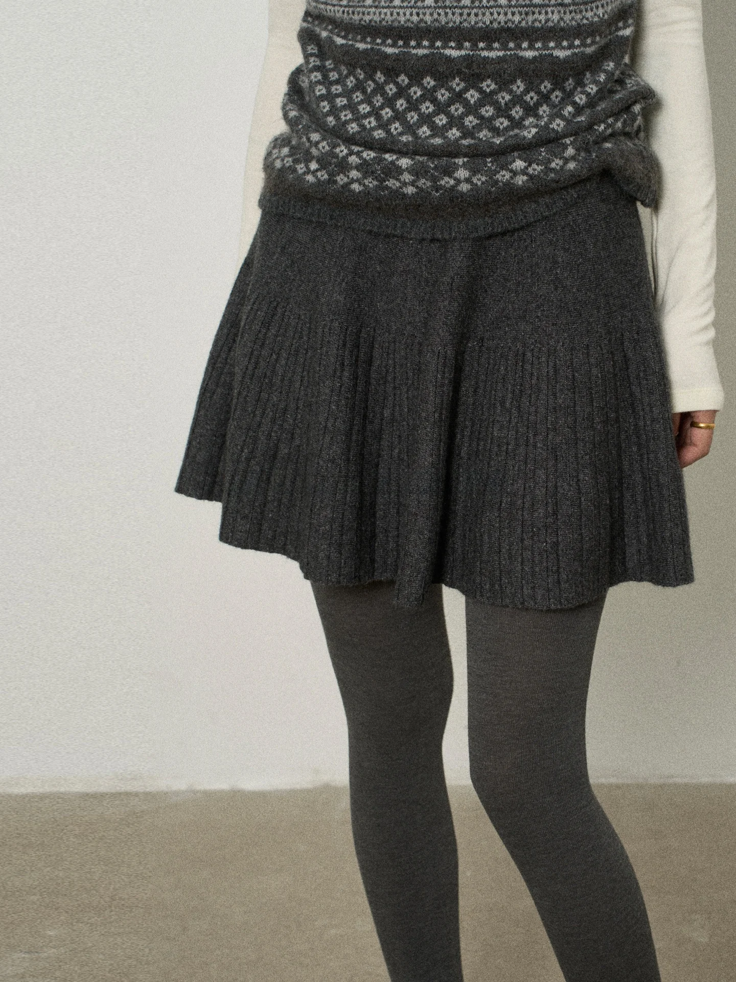 

Flower7 Casual Thiened Woolen Knitted Pleated Skirt Women Winter mid Waist Elastic Waist A-Line Skirt Stand Fit