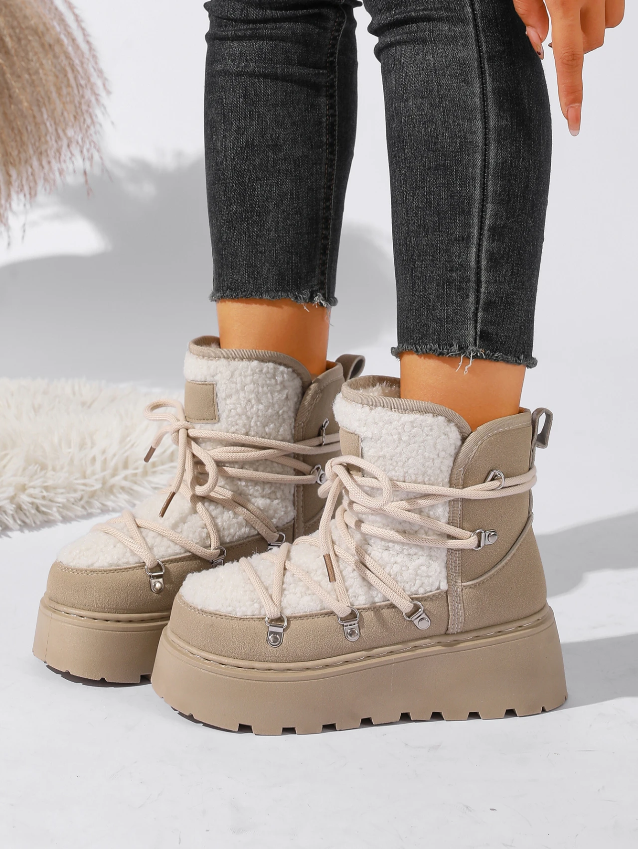 Botas de nieve con suela gruesa y cordones, plataforma para aumentar la altura, forro polar, botas Sherpa extra cálidas 2026
