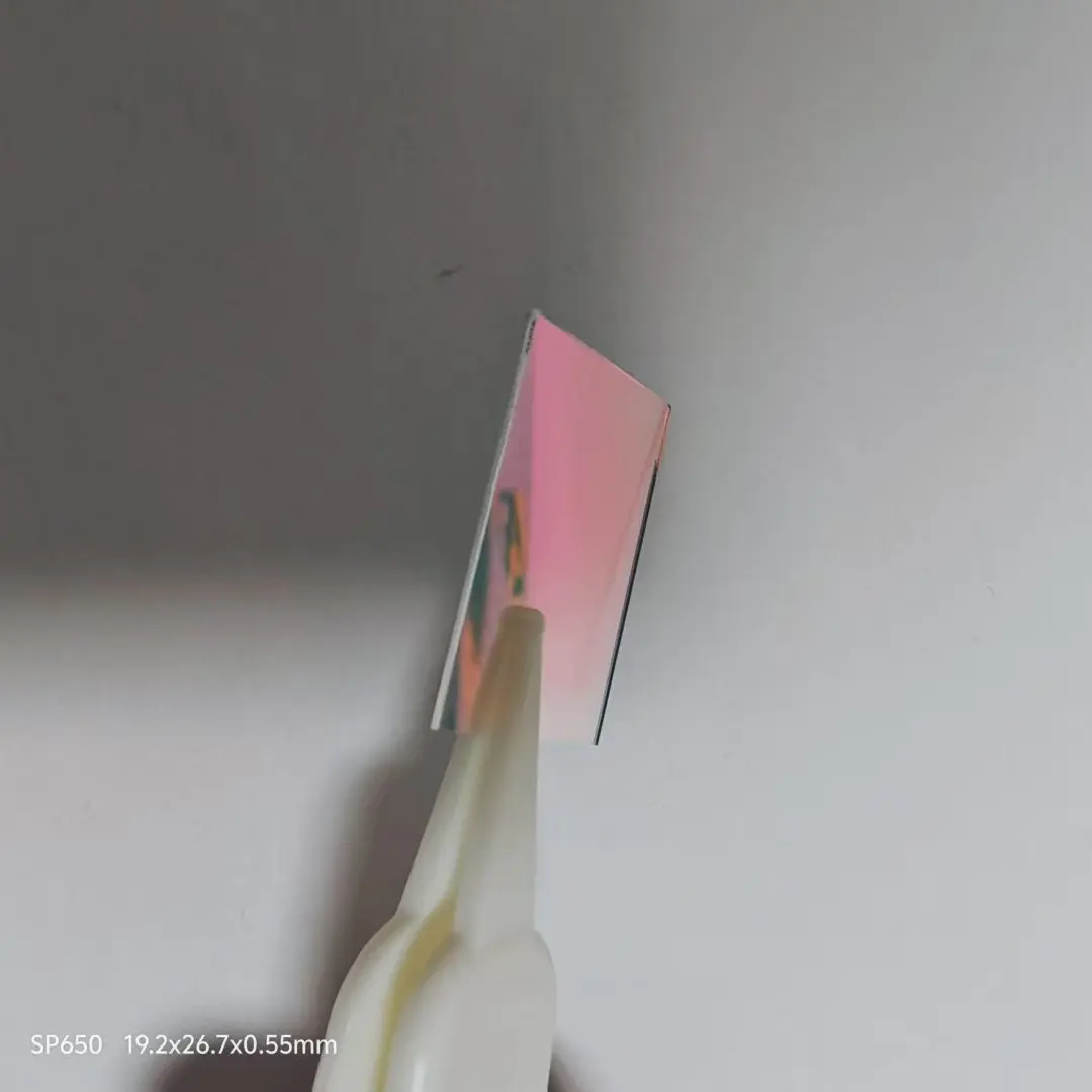Größe: 19,2 x 26,7 x 0,55 mm, UV-IR-Schnitt, 650 nm, kurze Wellenlänge, Bandpassfilterglas