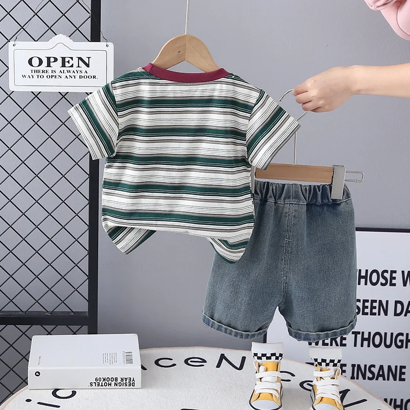 بيبي بوي ملابس الصيف 2025 كوريا موضة أطفال بنين عادية رسالة مخطط قصيرة الأكمام تي شيرت والسراويل قطعتين الزي مجموعة #5