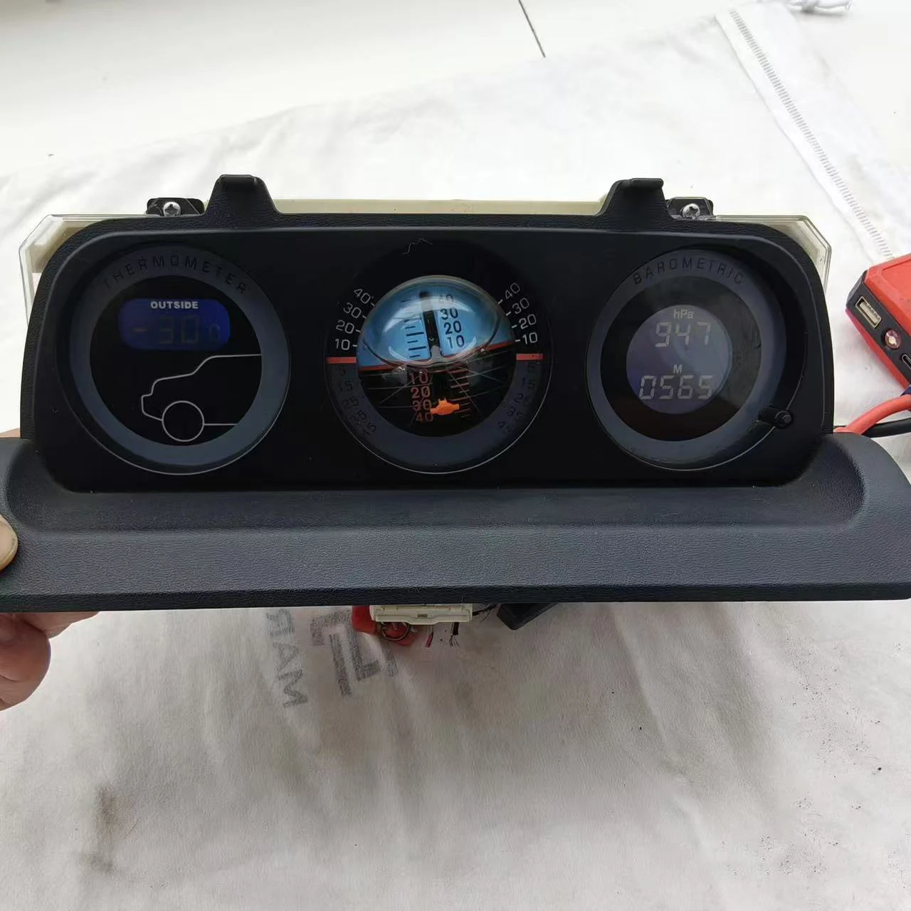 Second-hand Altimeter Inclinometer Central Display for Mitsubishi Pajero Montero MK2 V31 V32 V33 V43 Vice  Control Instrument