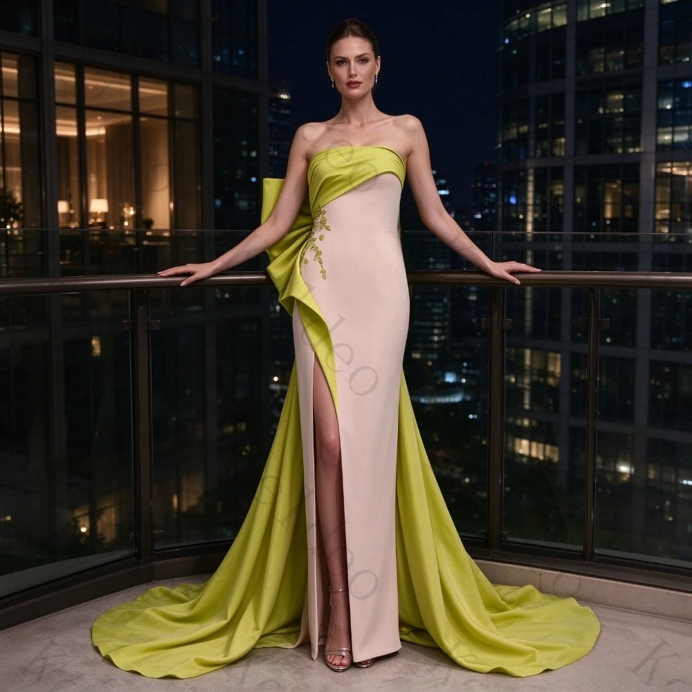 Customized Elegant Strapless Straight Evening Gowns with High Slit 3D Leaves Contrasting Colors Trailing Banquet Party Dresses
