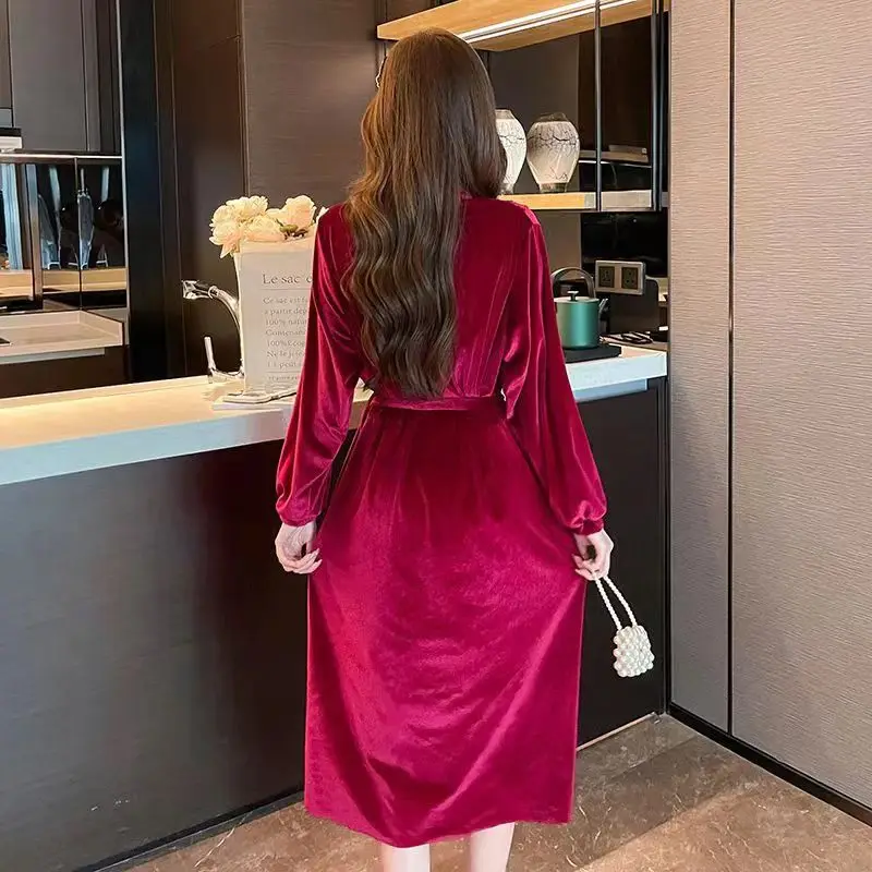 Mid-length Style Nightdress Light Luxury Night Gown Ms. Autumn and Winter Sense of Advanced Dressing Gown Canary Velvet Bathrobe