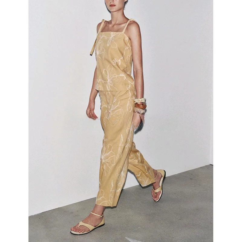 Été Faionable Svel haut brodé avec jambe large pantalons décontractés col rond Ne droit deux pièces ensemble vêtements pour femmes
