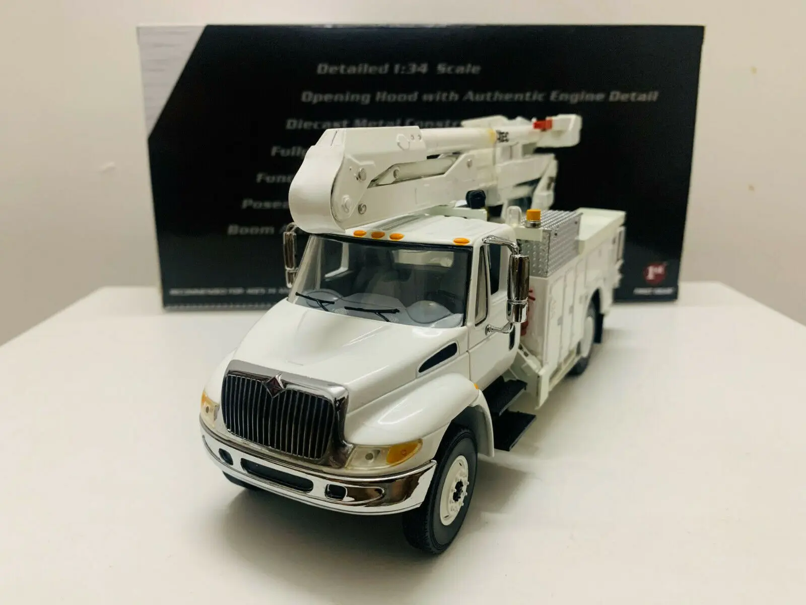 International Aerial Device Utility Truck 1/34 Scale DieCast Model New