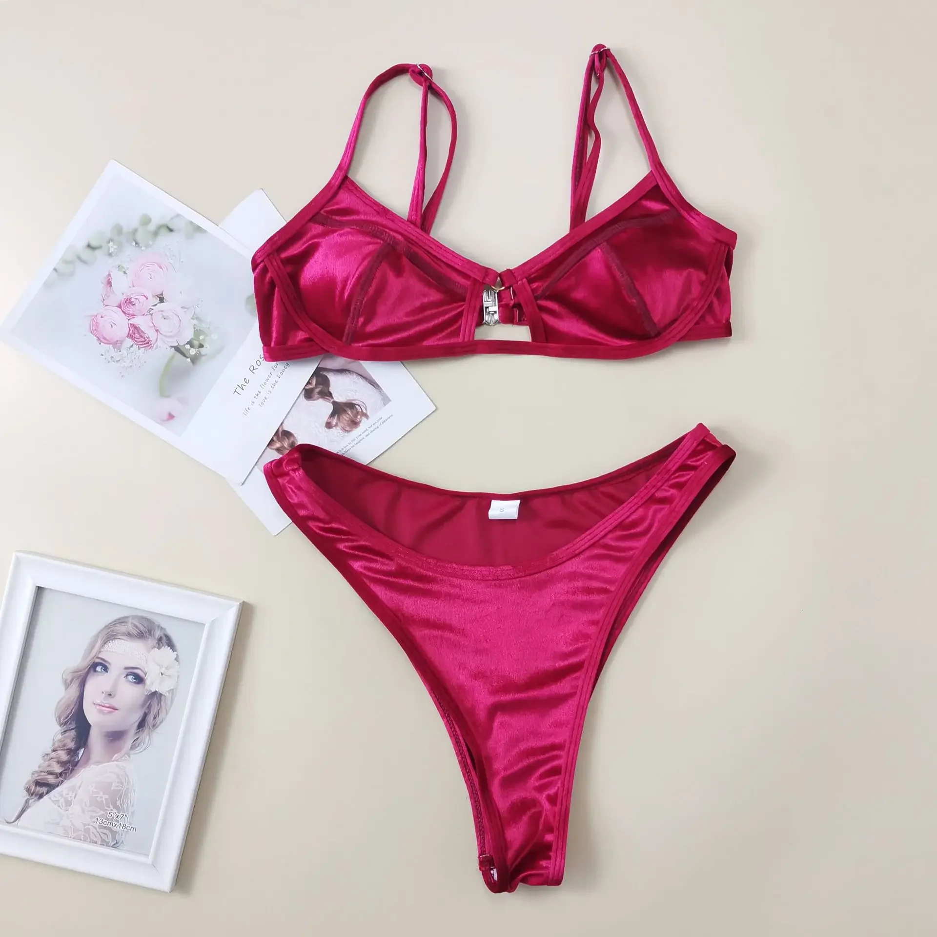 

2024, однотонный блестящий комплект бикини, женская одежда, купальник, золотистая бархатная ткань, летние пляжные наряды для отдыха, купальный костюм