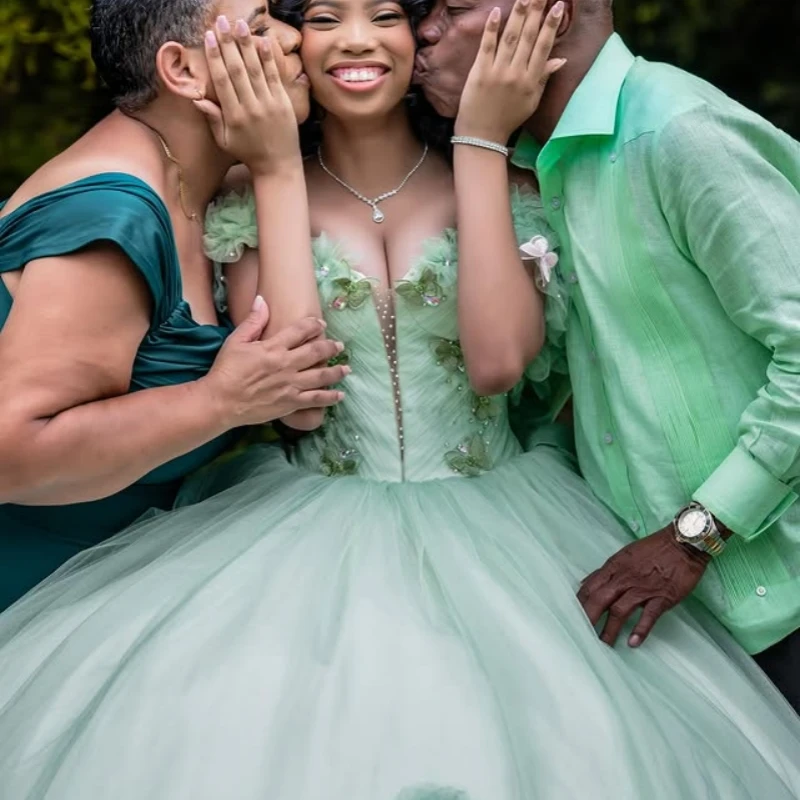 Vestidos de quinceañera personalizados de color verde menta con hombros descubiertos, apliques de encaje con capas de flores, Tull, cola larga, 15 quinceañera