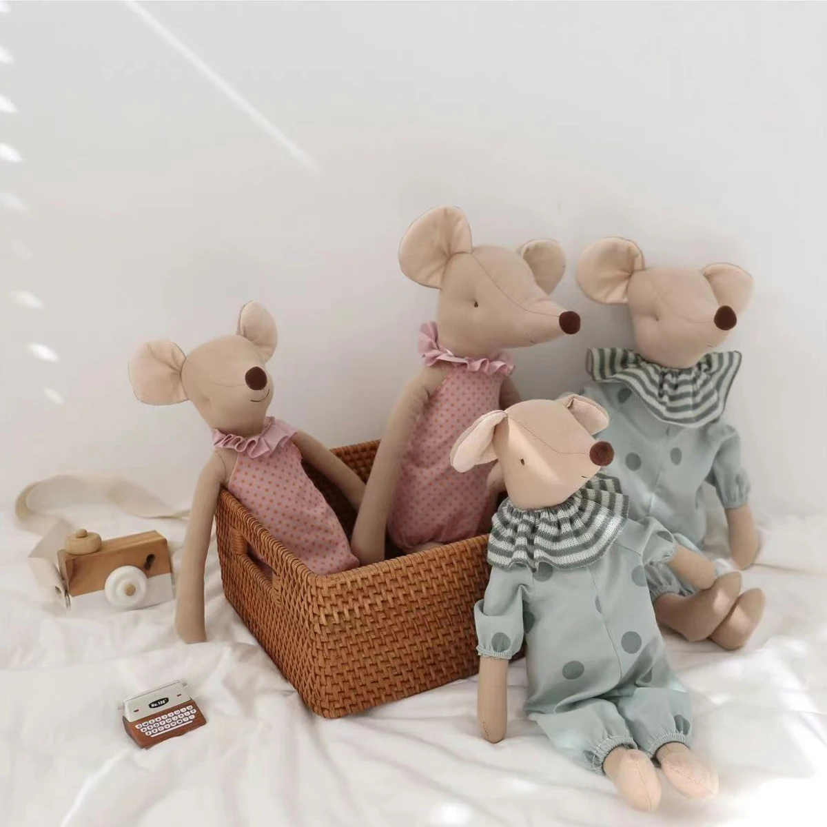 38cm/14.96in Soft Linen Mouse Cloth Doll, Linen Fabric Filled Animal Creative Cartoon Doll, Matching Fashion Cloth
