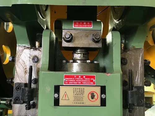 Mechanical Power Press, Punch Punch Sheet Metal Stamping Besco Mini 5 Ton CE Supply 300 Cc Engine 35