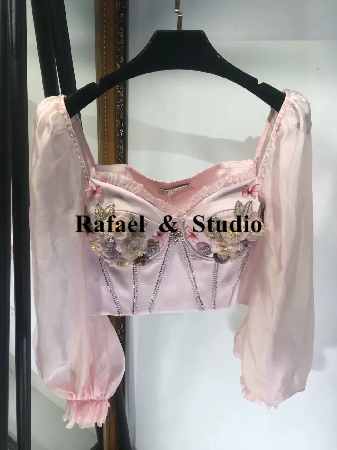 

Sexy Ladies Short Top Fashion Women's V-Neck Flowers Shirt Sweet Girls Puff Sleeve Embroidered Blouse