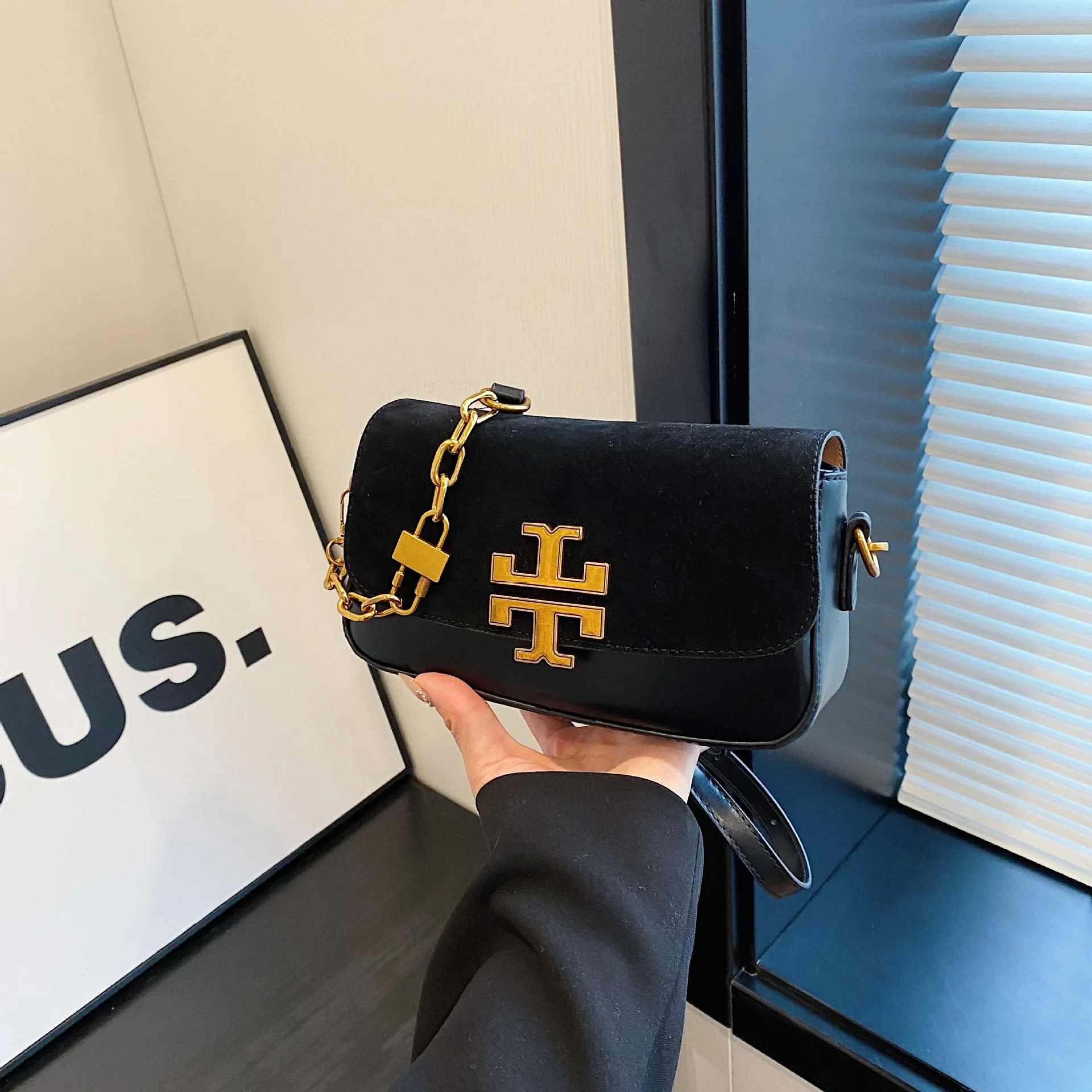 

Высококачественные женские сумки в стиле ретро, модные маленькие квадратные сумки на плечо, универсальные сумки-мессенджеры для подмышек. Сумочка