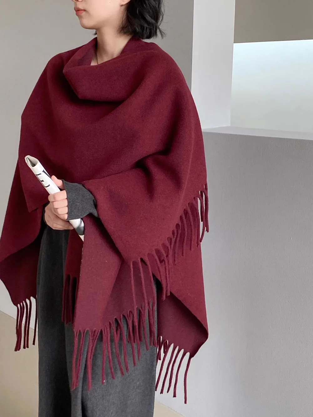 

Winter Women Poncho Warm Shawl Ethnic Thickening Fringed Travel Shawl Luxury Female Outdoor Scarf Blanket Cape Stole