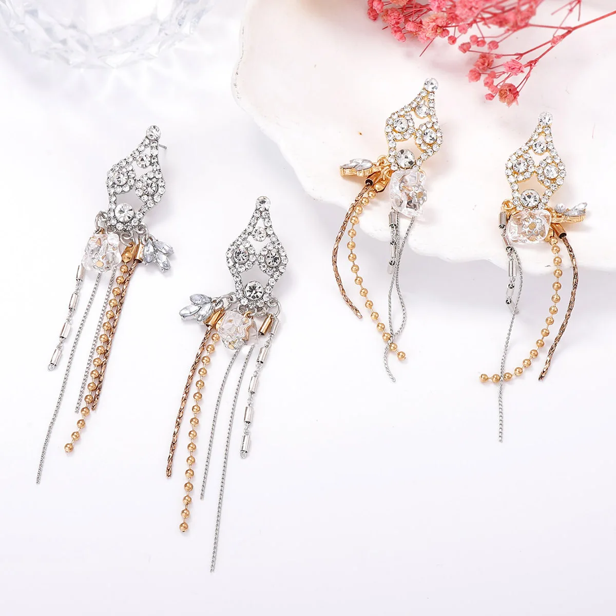 Elegant light luxury flash diamond personalized fashion fringed long earrings daily commuting dating versatile earrings