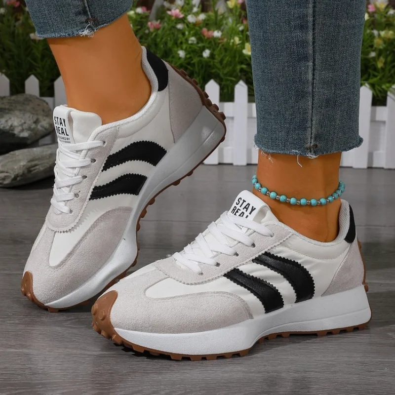 Neue Frühjahr/Herbst Schuhe mit dicker Sohle, höhenverstellbar, Damen Freizeitschuhe, modische Sportschuhe für Studentinnen, Damen Einzelschuhe