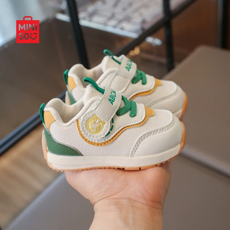 أحذية رياضية للأطفال من Miniso 2025 من عمر 0 إلى 3 سنوات، نعل ناعم من الجلد غير قابل للانزلاق أحذية كاجوال للجنسين للرضع والأطفال الصغار #2