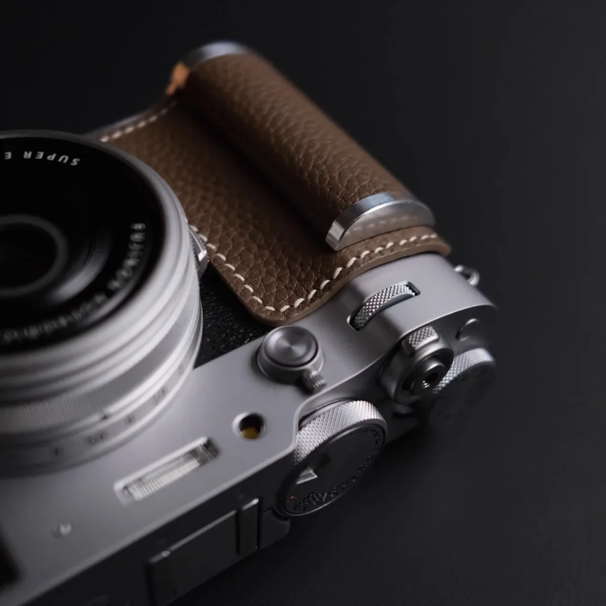 Retro Skórzane Etui Ochronne na Aparat Półobudowa Torba na Aparat Kompatybilna z Aparatami Fujifilm X100VI Fuji X100-VI — zdjęcie 4