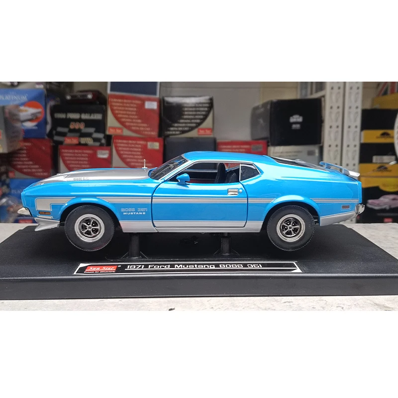 Diecast Original 1:18 Scale 1971 Ford Mustang Boss 351 Simulation Alloy Car Model Display Collectible Souvenir Gift Decoration