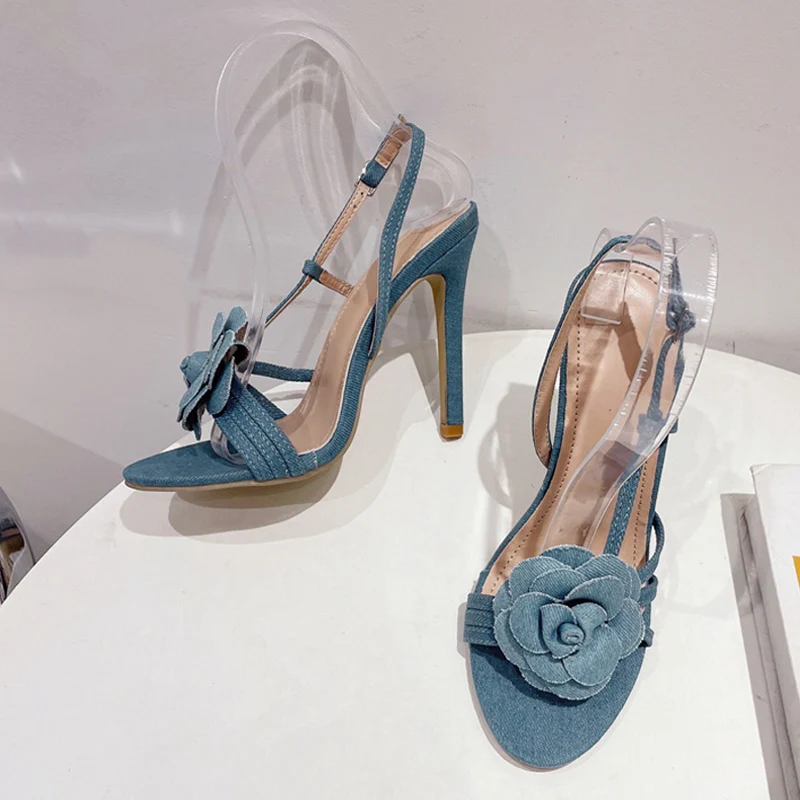 Liyke-Sandalias de gladiador con hebilla trasera para mujer, zapatos de tacón alto, modernos, con flores, Punta abierta, Sexy, para fiesta de verano