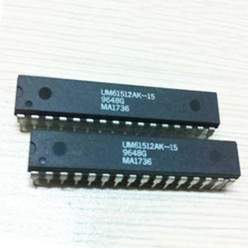 10PCS UM61512AK-15 UM61512AK UM61512 DIP-32