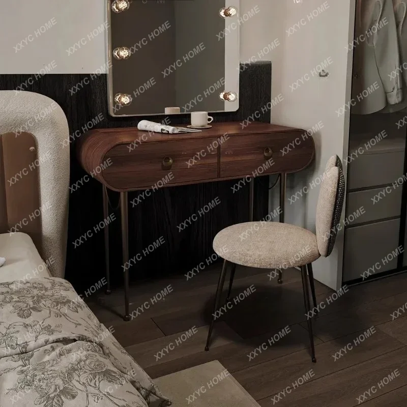 

A Light luxury 1dresser French retro modern minimalist high-end walnut dresser