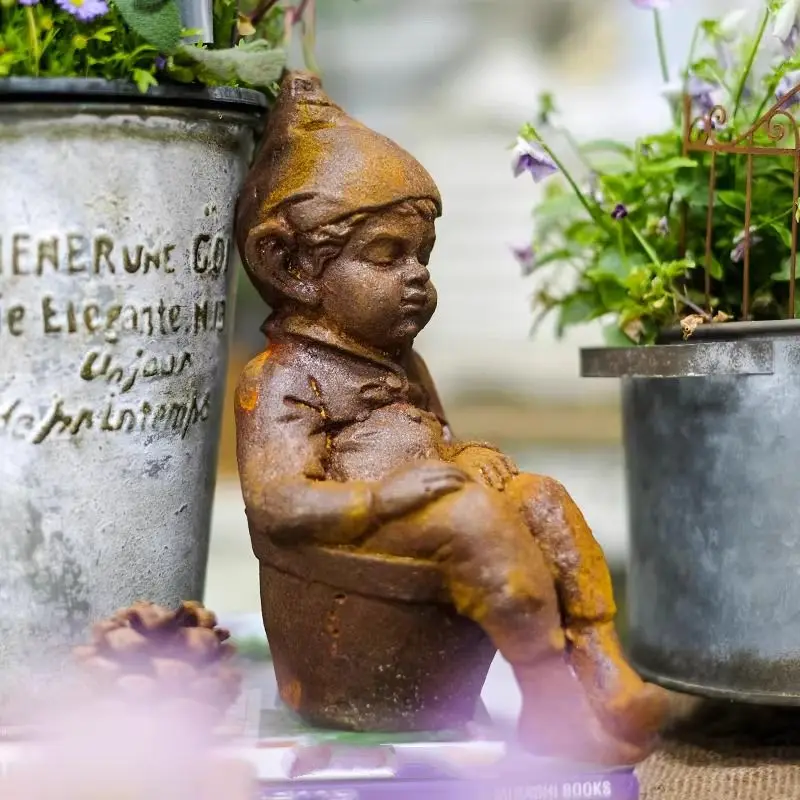 

Винтажная чугунная статуэтка эльфа, деревенская садовая фигурка гнома, декор для сидения на краю, украшение для патио в стиле фермерского дома