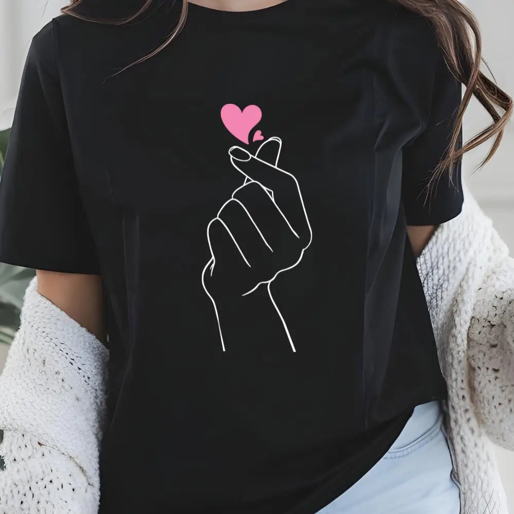 2026 Women's Finger Heart Pattern Printed T-shirt Fashionable and Versatile Women Streetwear Casual Tshirt Harajuku Clothing