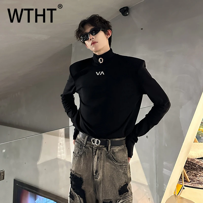 

WTHT Fashion Men's Solid Color Spliced Metal Design Loose T-shirts Trendy Stand Collar Long Sleeves Tops Male 2025 Autumn 2A2182