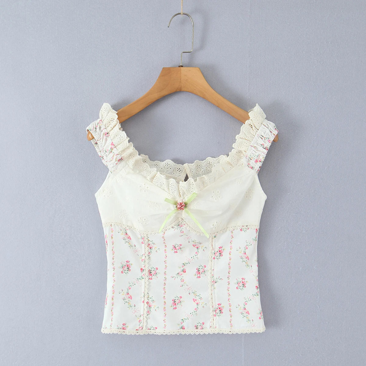 New Summer Embroidery Lace Spliced Floral Print Slash Shoulder Crop Shirt Women Zipper Back Wood Ears Elastic Sleeve Tee Tops