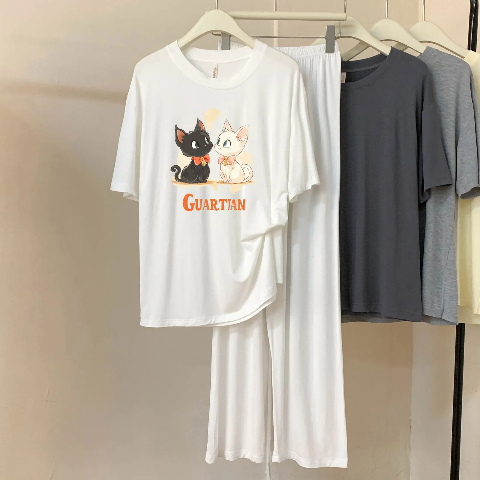 تيار مستمر 107 #     الفراولة الأرنب الكرتون طباعة قطعتين قصيرة طول مشروط القطن قصير الأكمام بنطلون المرأة منامة مجموعة الربيع و