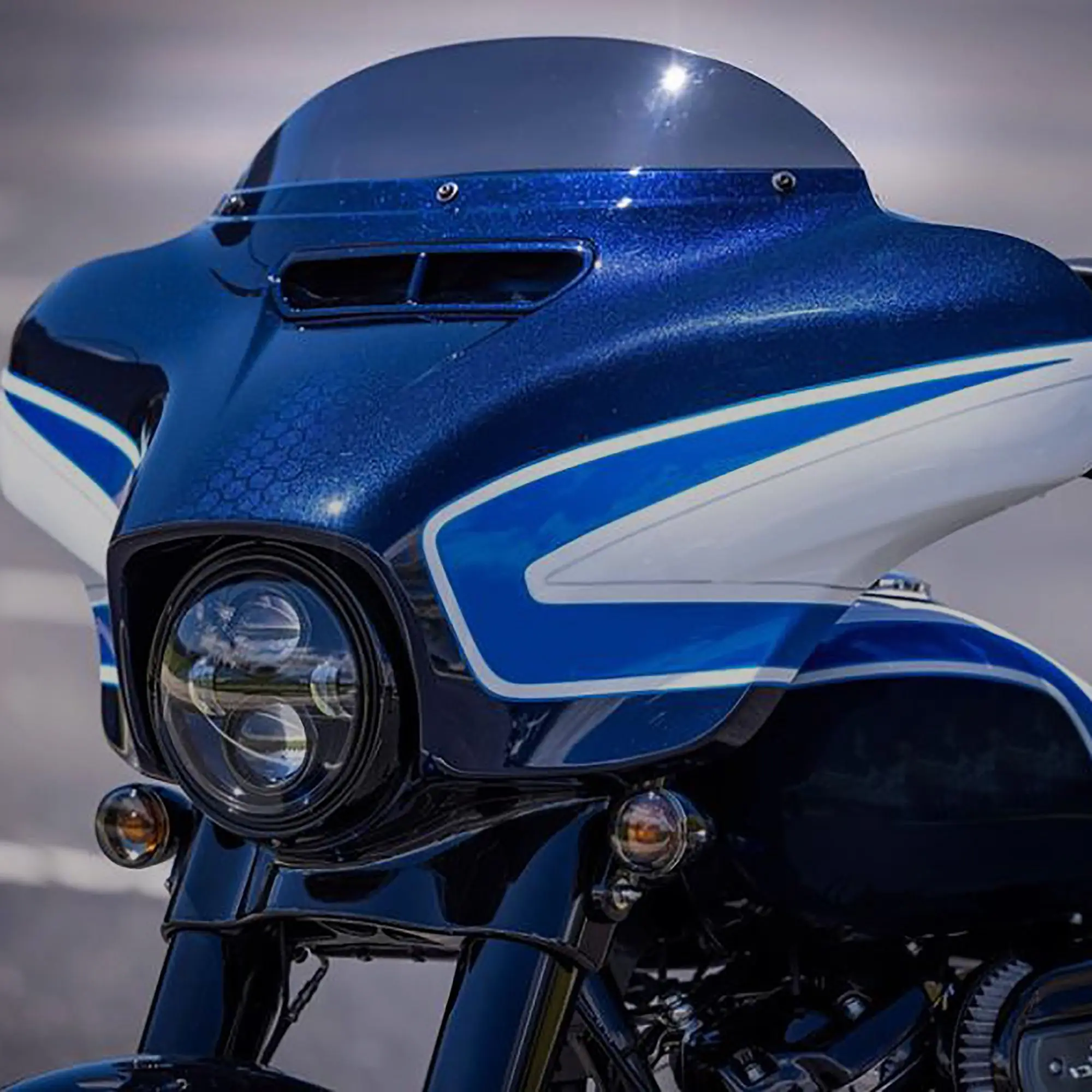 

2014-2023 For Harley-Davidson Street Glide Electra Glide Ultra Cvo Front Windshield Spoiler Cafe Racer Pc