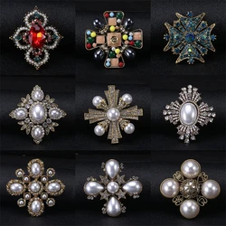 Classic Fashion Enamel Baroque Cross Pearl Brooches Pins Women Men Luxury Rhinestone Badges Retro Wedding Party Corsage Brooch