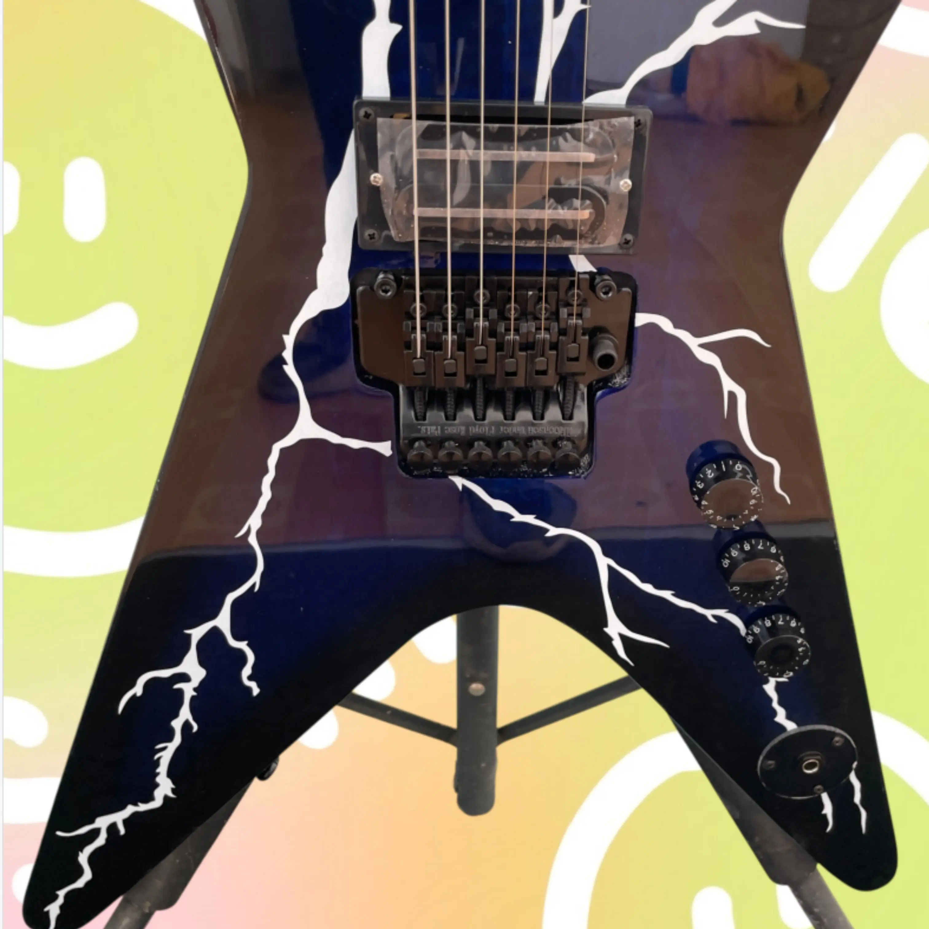 Lightning-Pattern Blue Gradient Electric Guitar,Dot Inlays Rosewood Fingerboard,Tremolo System Guitars,Rock Musicians Guitarra