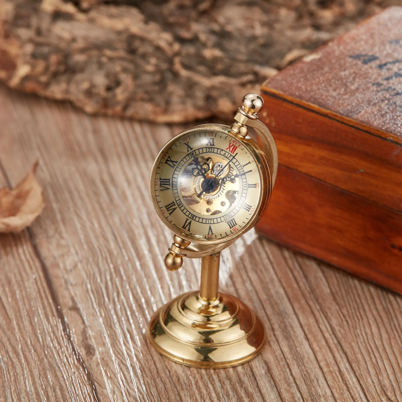 Boule de verre transparente en cuivre pour homme, horloge de bureau mécanique à remontage manuel, globe en forme de trophée, ornement de bureau, cadeaux vintage, 2023