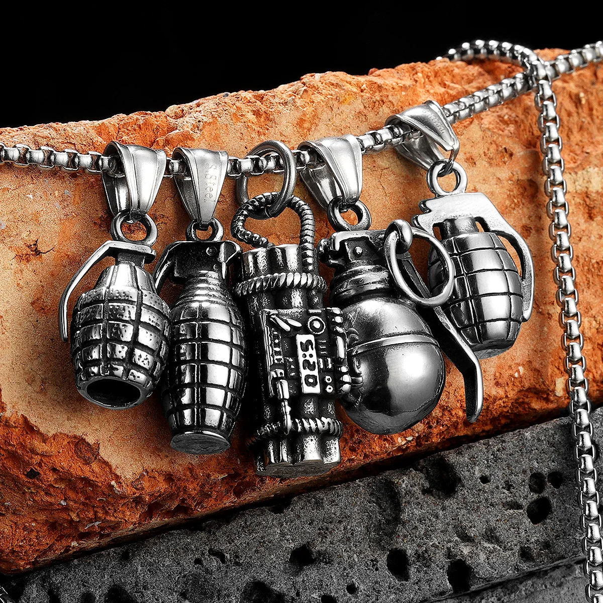 Grenade Bomb Weapon Stainless Steel Jewelry Men Necklaces With Pendant For Male Women Punk Hip Hop Accessories Gifts Wholesale