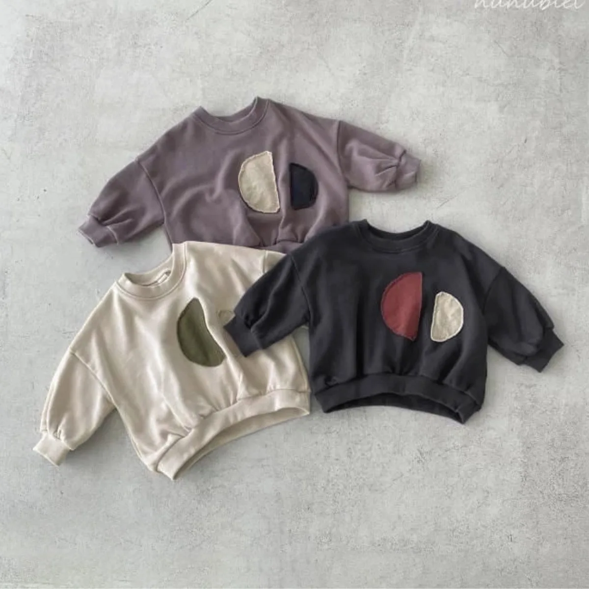 

2025 Autumn New Baby Long Sleeve Vintage Patch Sweatshirt Boy Girl Toddler Casual Tops Loose Infant Cotton Outfits Kids Clothes