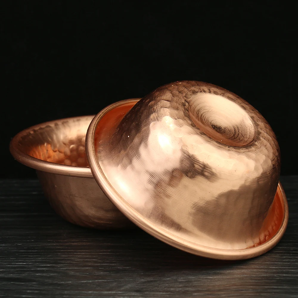 وعاء إمداد المياه من النحاس النقي النيبالي مصنوع يدويًا بنمط المطرقة وعاء الماء المقدس لمستلزمات بوذا البوذية