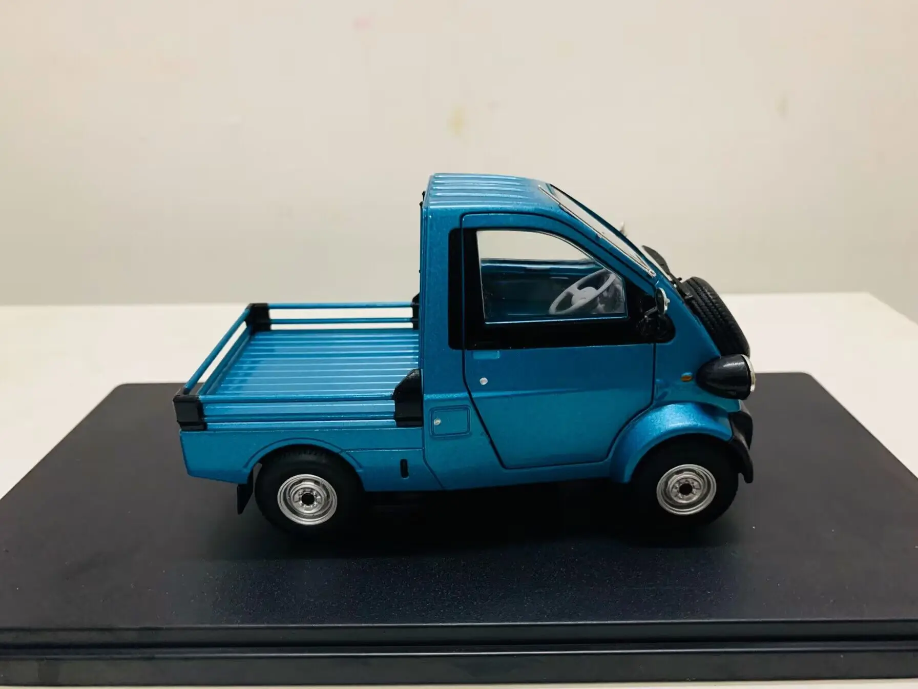 Daihatsu Midget II 2 Open Door, échelle 1:24, modèle de voiture moulé sous pression, cadeau, nouveau