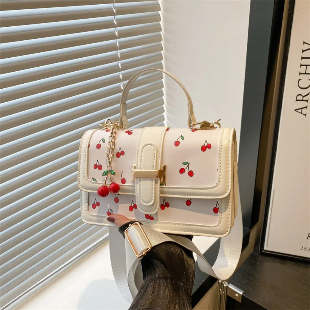

Сумка через плечо с подвеской в виде вишни, корейский стиль, большая вместительная сумка через плечо с принтом, универсальная квадратная большая сумка для путешествий