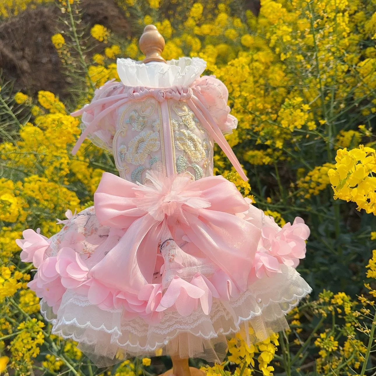 Imagem -05 - Vestido Artesanal de Renda Princesa para Cão Pequeno e Médio Arco de Flores Roupa Rosa para Cães Poodle Chihuahua Novo 2024