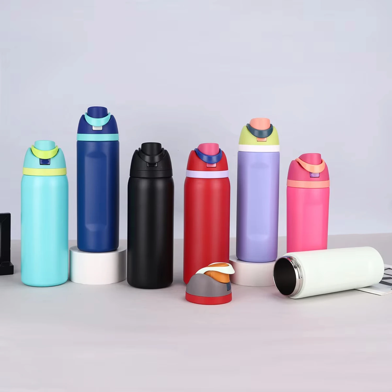 Hot Selling 24oz 32oz Stainless  Insulated Vacuum Sports Water Bottles Lightweight Straw Thermal Thermos Food Giveaways