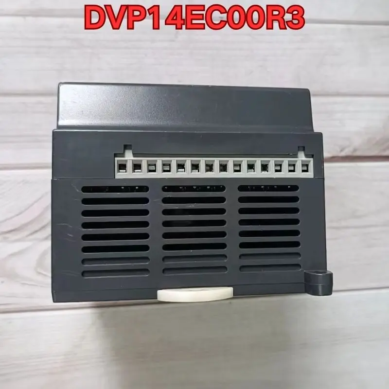 

Бывший в употреблении тест функции контроллера ПЛК DVP14EC00R3 нормально. Новейшая в ноября. 2025 г.